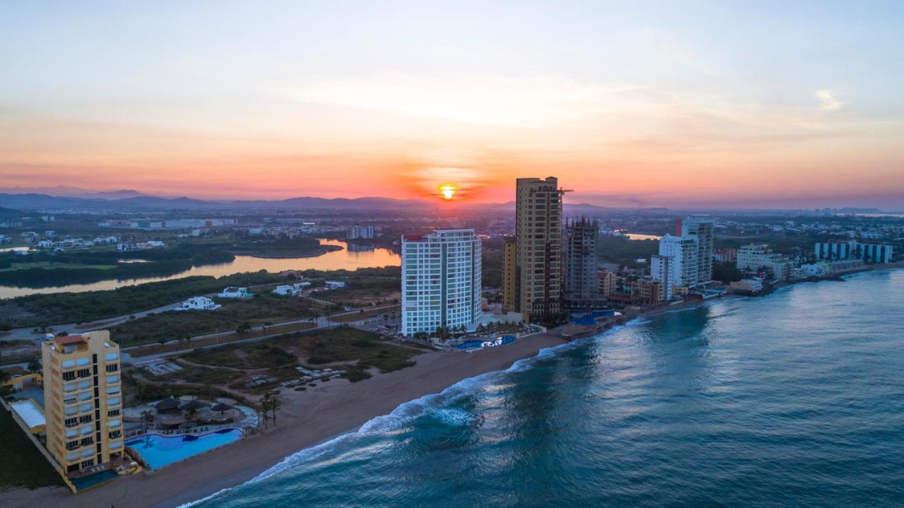 Park Royal Beach Mazatlán Esterno foto